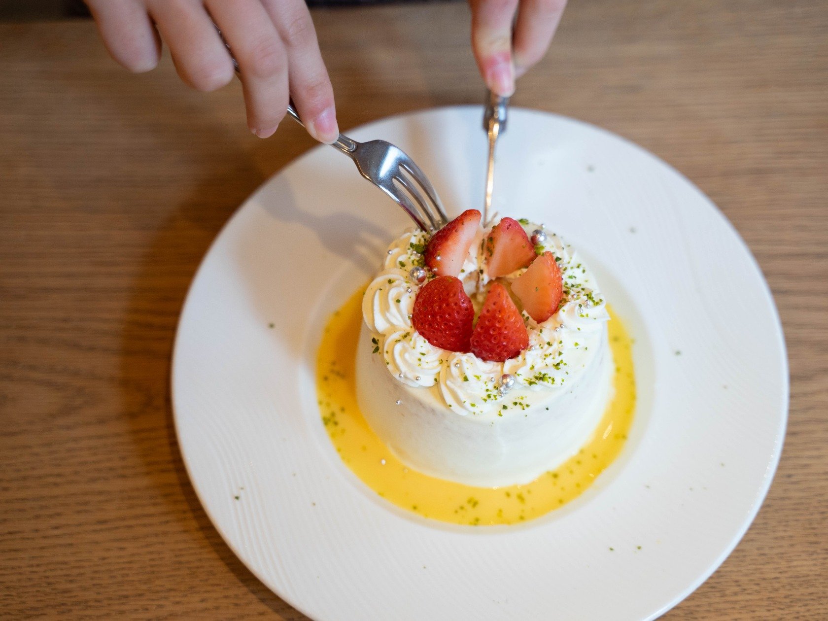 ぱんだページ、ケーキ、パフェ、シフォンケーキ、サンド各種 広島パルコ前のカフェ「47（キャラントセット）」のシフォンケーキを